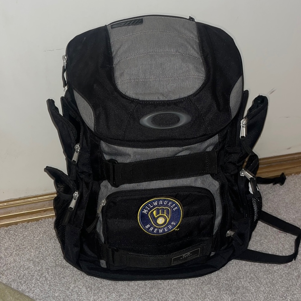 Milwaukee brewers Oakley back pack like new